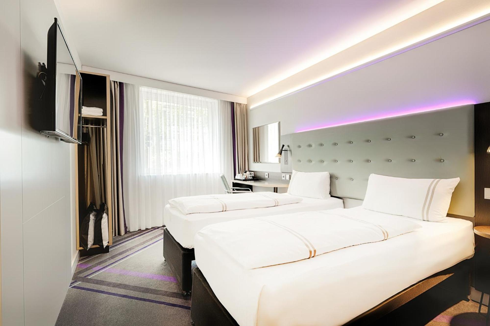 Premier Inn Berlin City Centre Exteriör bild